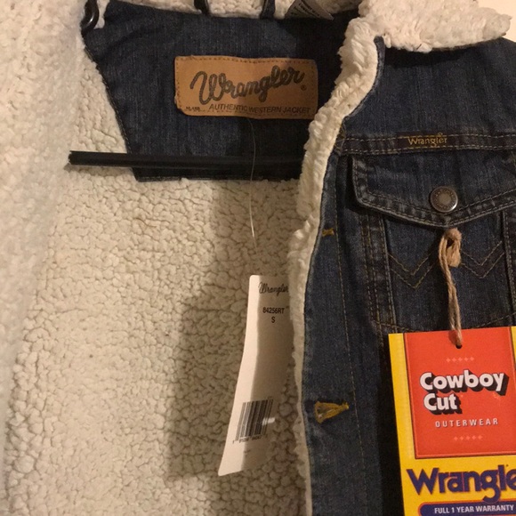 NEW! Wrangler Sherpa Lined Denim Jacket (Youth) - Picture 6 of 11